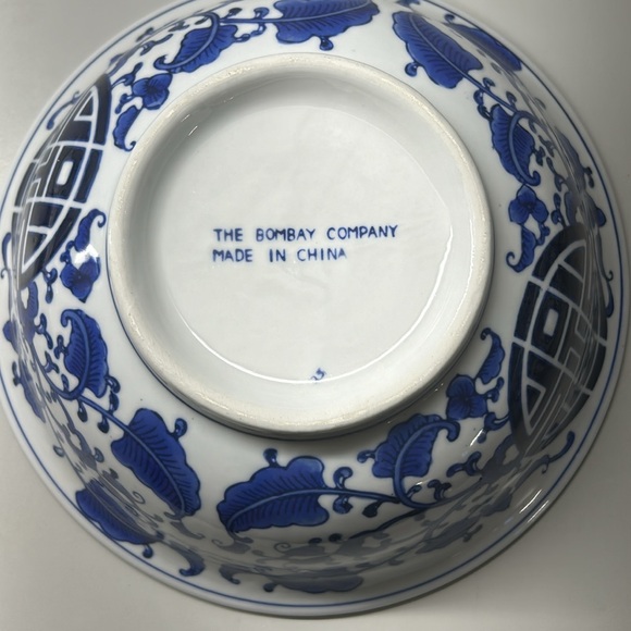 The Bombay Company Chinese Prosperity Symbol Blue White Porcelain Serving Bowl - Picture 5 of 6